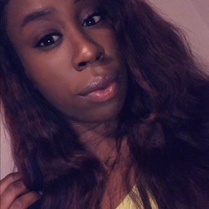 Meet your Posher, Jamila